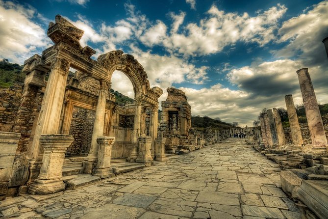 2 Day Ephesus and Pamukkale Tour From Istanbul - Day 1 in Selcuk: Ephesus ruins first, then Artemis, Mary, mosque, and Sirince