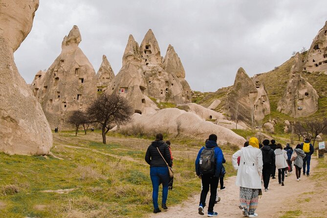 2 Days Red and Green tour - Day One: pottery, valleys, carpets, and a viewpoint-style wrap-up