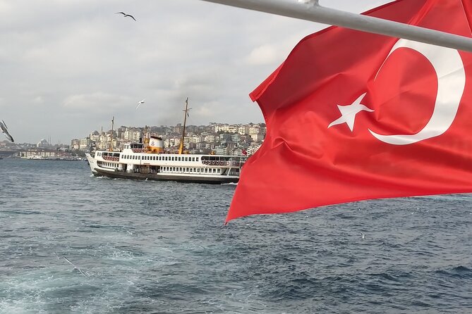 2-Hour Bosphorus Cruise in Istanbul with Guide - Picking Seats for Fresh Air and Clear Listening