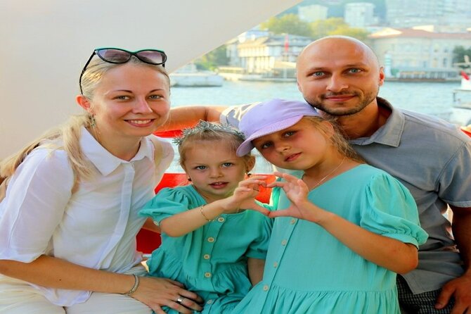 2 Hours Bosphorus Cruise Boat Tour in Istanbul - European Shore Highlights: Dolmabahçe, Çırağan, and Ortaköy