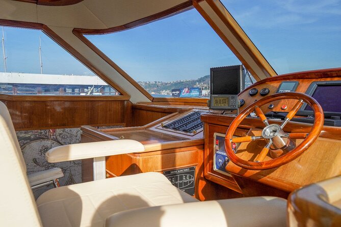 2 Hours Luxury Private Yacht Cruise on the Bosphorus - Asian Side palaces and Kız Kulesi, finishing with Beylerbeyi and Üsküdar icons