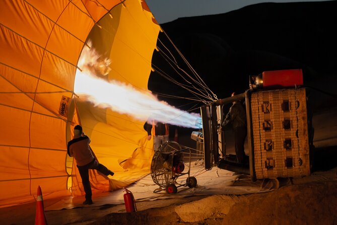 2 way Airport Transfer + Hot Air Balloon + 1 Day Tour (Green or Red) - A 2-day Göreme plan that keeps your eyes on the valley