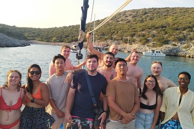 3-Hour Private Sunset Boat Tour With Dinner in Bodrum - Food and drinks: what’s included, what to bring, and how to think about value