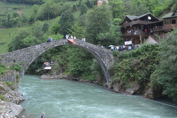 5 Day Enjoy Black Sea Tour - The art of souvenirs: Rize cloth, Sürmene knives, and tea stops