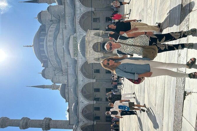6 Days Istanbul Cappadocia Tour in Spanish with 2 internal flights - Vuelo a Kayseri y hotel cueva: Capadocia empieza al llegar