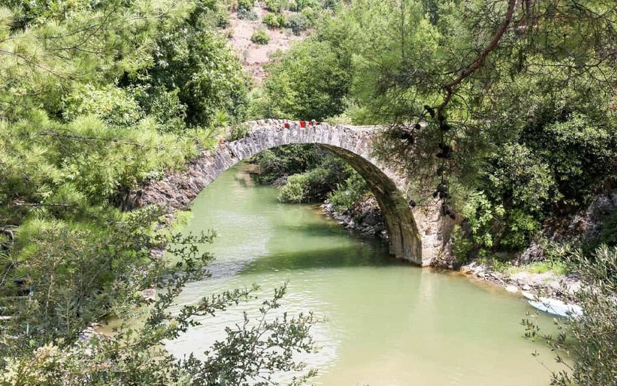 Alanya:4x4 Jeep Safari and Cave Tour With Lunch At Dim River - Lunch at Dim River: grilled fish or chicken, plus a simple reality check