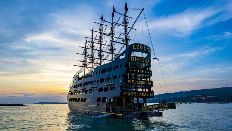 Alanya: All Inclusive Luxury Boat Trip w/ Optional Free Time - The Caves and the 30-Meter Cliff Jump Show