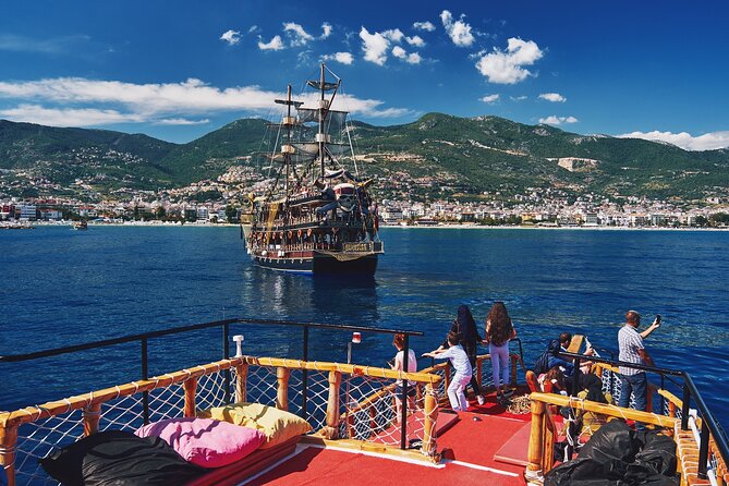 Alanya Cable Car, Boat Trip and Dimcay Tour - Friday Market free time: use the 1.5 hours wisely