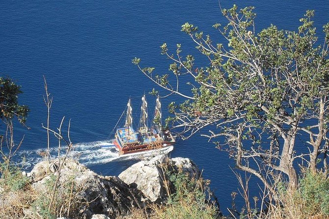 Alanya Catamaran Boat Trip incl. Lunch and drinks - Price and value: what $36.04 buys you in real terms