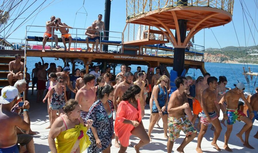 Alanya: Catamaran Boat Trip with Sunbathing and Swimming - Ulaş Beach: the calmer break between the headline stops
