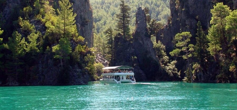 Alanya: Green Canyon Boat Trip with Lunch and Hotel Pickup - The Boat Cruise Through the Green Canyon