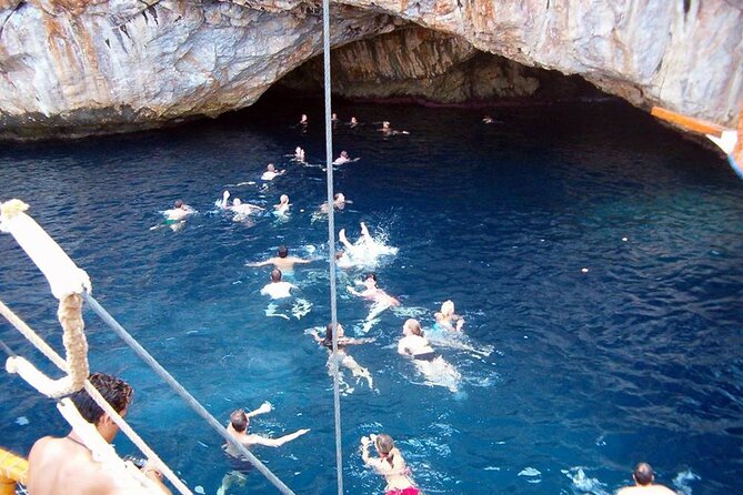Alanya Pirate Boat Trip With Unlimited Drinks & Lunch - Should you book it? My honest decision guide