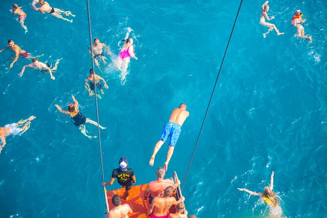 Alanya Pirate Boat with Lunch and Drinks - Buffet lunch and soft drinks: simple food, easy day energy