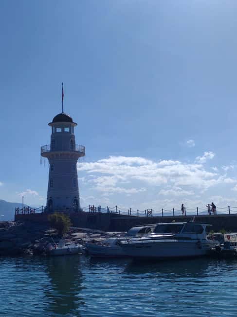 Alanya: Pirate Boat with Lunch and Unlimited Drinks - Foam Party, Music, and Crew Entertainment (Yes, It’s Loud)