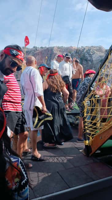 Alanya: Pirate Boat with Lunch and Unlimited Drinks - FAQ