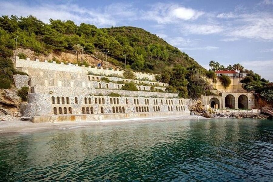 Alanya: Pirates Boat Trip with Lunch and Hotel Pickup - Ulas Beach and snorkeling gear on board