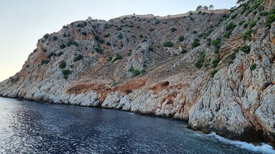 Alanya: Relax Boat Trip With Lunch & Swimming - Quiet-Coast Alanya in a Small Wooden Boat
