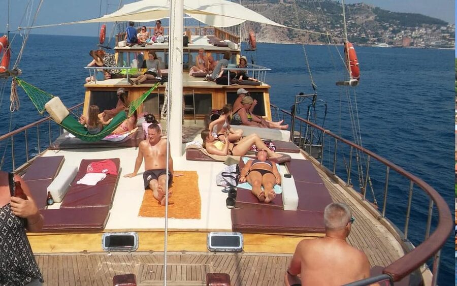 Alanya Relaxing Family Boat Tour Without Foam And Loud Music - Lunch on board: BBQ-style food that actually fills you up