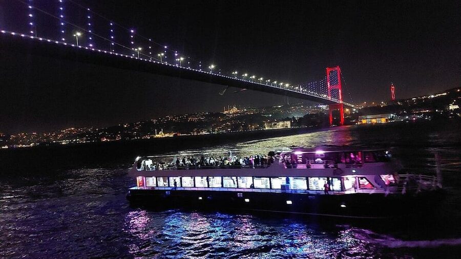 All Inclusive; Istanbul Bosphorus Dinner Cruise w/live shows - 3-Course Dinner and the Drinks Plan You Should Know