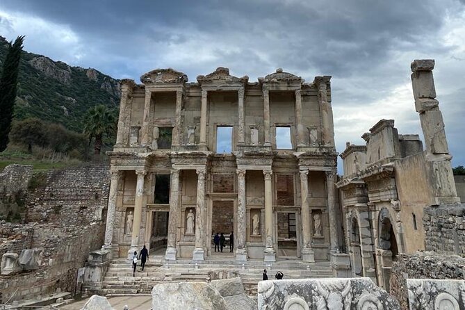ALL INCLUSIVE Private Ephesus, House of Virgin Mary with lunch - Private pickup in Kusadasi, and why timing is everything