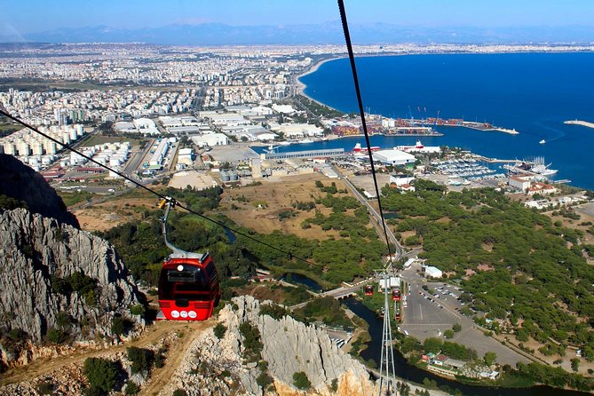 Antalya: City Tour with Boat Trip, Old Town & Waterfalls - Hadrian’s Gate free time, a quick Roman hit