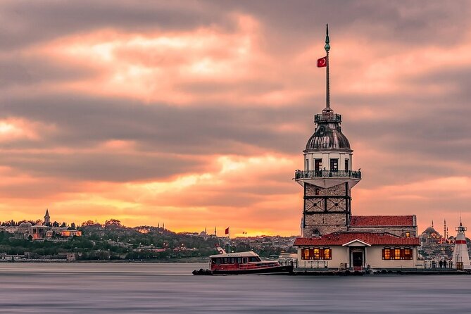 Asian Side of Istanbul: Uskudar and Kadikoy Full Day Walking Tour - Lunch in Üsküdar, plus market energy and local rhythms