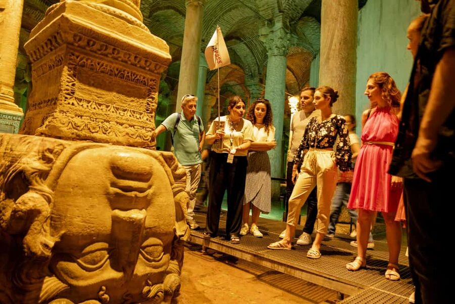 Basilica Cistern Guided Tour & Skip the Line Ticket - Your guide intro: how a 10 to 30 minute talk changes what you notice