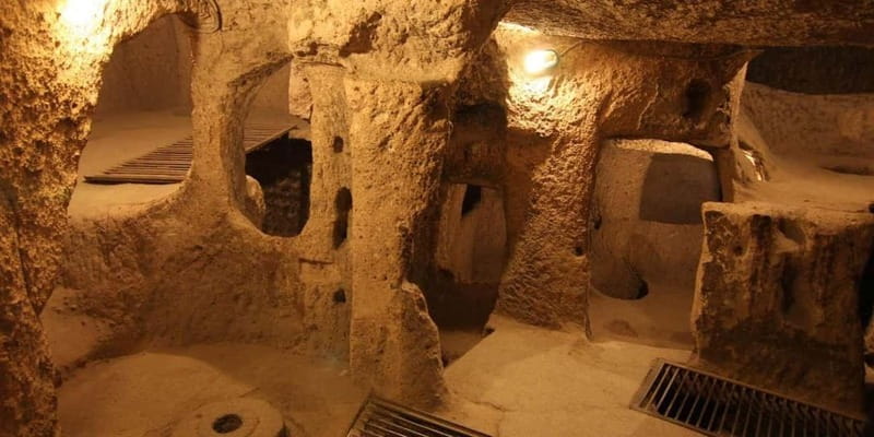 Best of Cappadocia Tour (Red Tour + Underground City) - Stop 2: Özkonak Underground City, cool air and tight turns