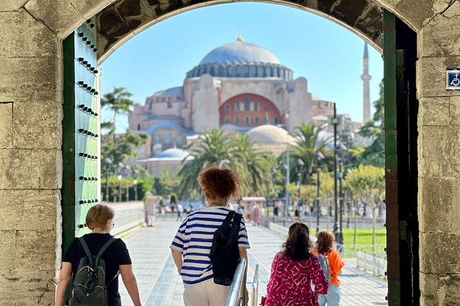 Best of Istanbul: Basilica Cistern - Blue Mosque - Grand Bazaar - Meeting at Foodie-ist and finishing in Tahtakale: how the walk flows