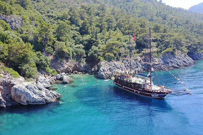 Boat Trip with Lunch From Kusadasi Port / Hotels - Pine Bay Across from Samos: Final Swim and Sea Views