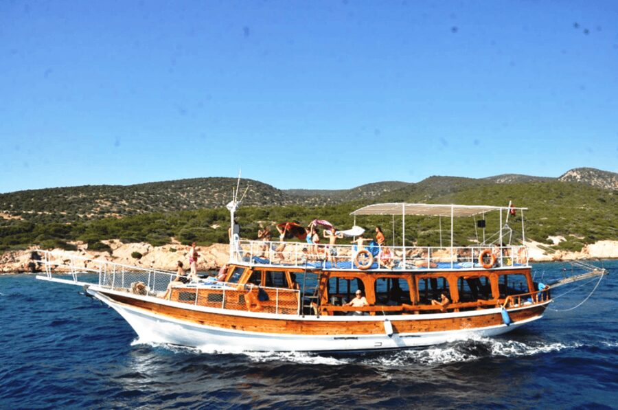 Bodrum Boat Tour with Lunch: Beaches and Islands - The full 6 hour flow, from harbor to island swims