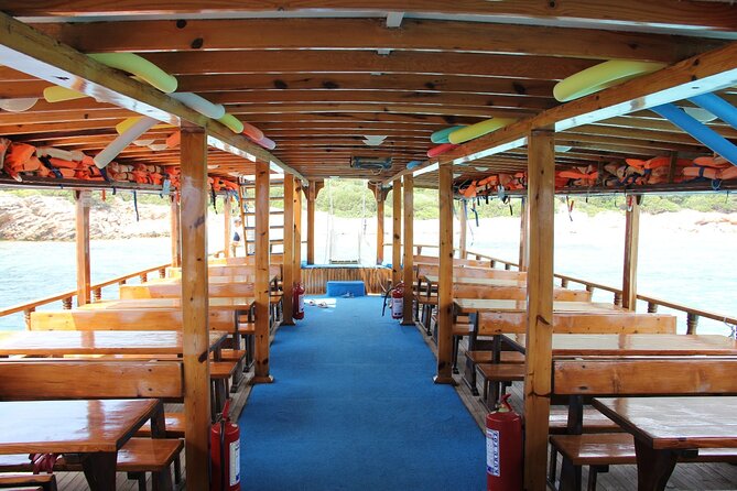 Bodrum Boat Trip With Lunch 11:00 to 17:00 - Boat Comfort and On-Board Vibes You Can Actually Use
