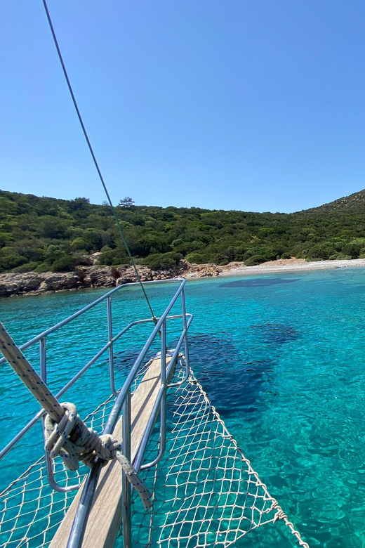 Bodrum: Peninsula Private Boat Tour with Lunch - Your captain’s route: bays, swims, and snorkeling breaks