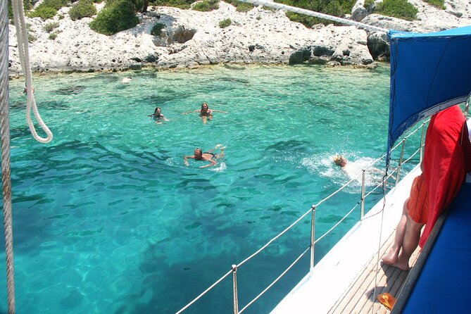 Bodrum Private Gulet Cruise with a Mediterranean Lunch - Akvaryum Bay: fish spotting made easy for snorkelers