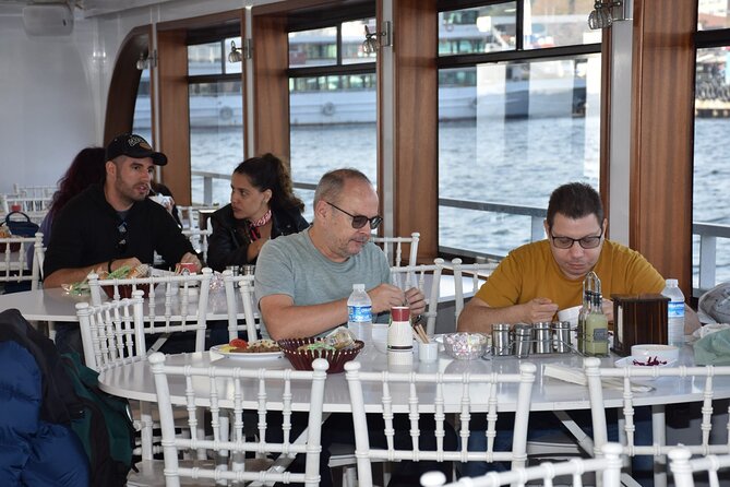 Bosphorus Boat Tour 3 Hour with Asian Side Stop in Istanbul - A fast route along the Bosphorus, Europe to Asia