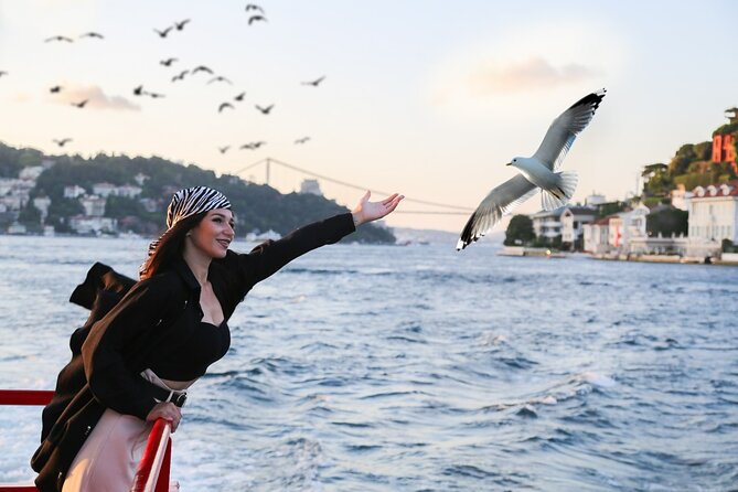 Bosphorus Cruise Boat Tour İstanbul And Golden Horn With Guide - Boat Comfort, Tea, and Wi-Fi: What Really Adds Value