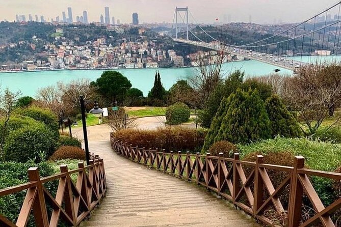 Bosphorus Cruise Tour Istanbul - The guide part: English and Russian, and the limits of audio support