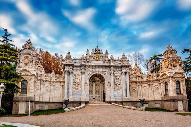 Bosphorus Cruise with Dolmabahce Palace and Istiklal Street Tour - Dolmabahce Palace: where Ottoman power gets architectural flair