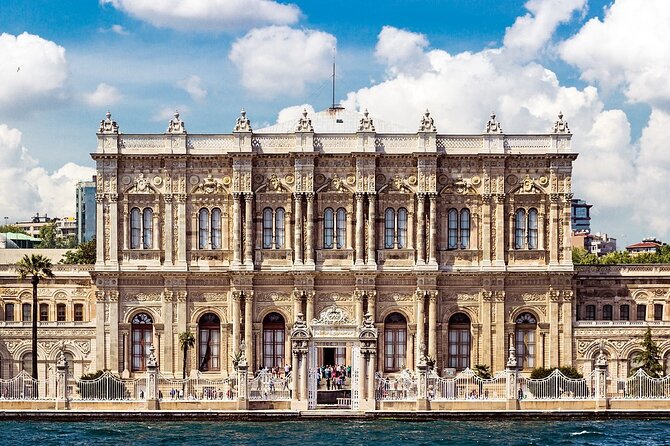 Bosphorus Cruise with Dolmabahce Palace and Istiklal Street Tour - Istiklal Caddesi: the street where Istanbul feels like a living city
