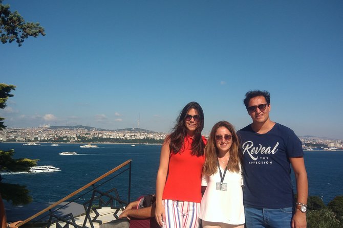 Bosphorus Cruise with Dolmabahce Palace and Istiklal Street Tour - Bosphorus cruise: Europe and Asia, plus Ottoman waterfront drama