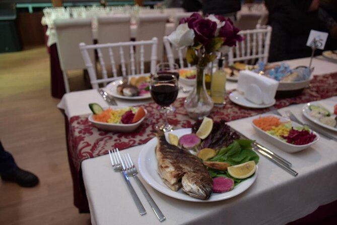 Bosphorus Dinner & Show Cruise (All Inclusive) - Belly dancing and Anatolian folk music, and how to actually see the show