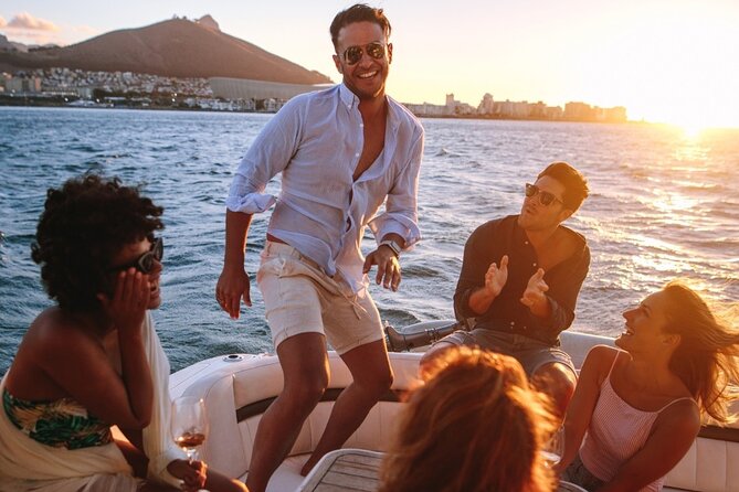 Bosphorus Evening Cruise: Dinner, Live Shows & Private Table - Pickup and finding the ship near Galataport