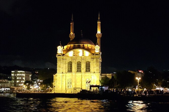 Bosphorus Night Cruise with Luxury Yacht - Key highlights at a glance
