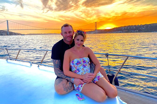 Bosphorus Sunset or Daytime Yacht Cruise with Snacks & Live Guide - Rumeli Hisarı and the Ottoman Narrow-Point Advantage