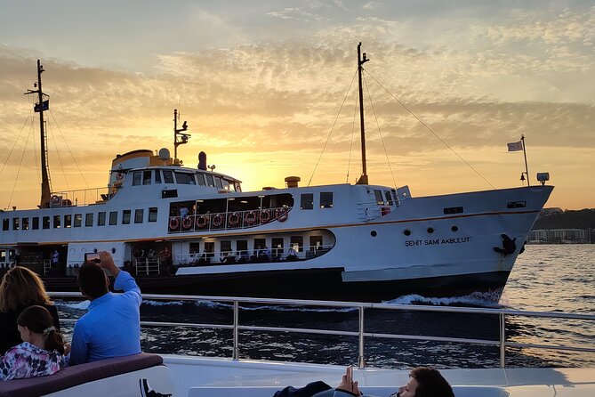 Budget Evening Cruise: Dinner, Live Shows & Party - Ortaköy Mosque (Büyük Mecidiye) and the Bosphorus View That People Remember