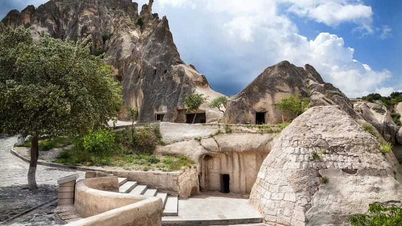 Cappadocia: Best of Red and Green Small Group Guided Tour - Avanos Lunch Break, Pottery, and Rug Workshop Shopping