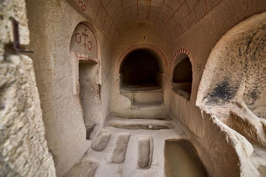 Cappadocia: Blue Tour with Entry Fees and Lunch - Red Valley: where the guide helps you read the rocks