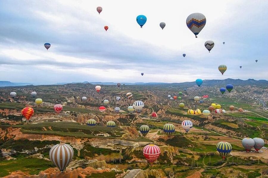 Cappadocia: Göreme Sunrise Hot Air Balloon Ride w/ Breakfast - Hotel pickup, photo stops, and how the morning really plays out