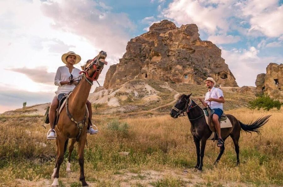 Cappadocia: Horse Riding Tour Sunset or Day Time with Pickup - The Tour Flow, Photo Stop, and Time on the Saddle