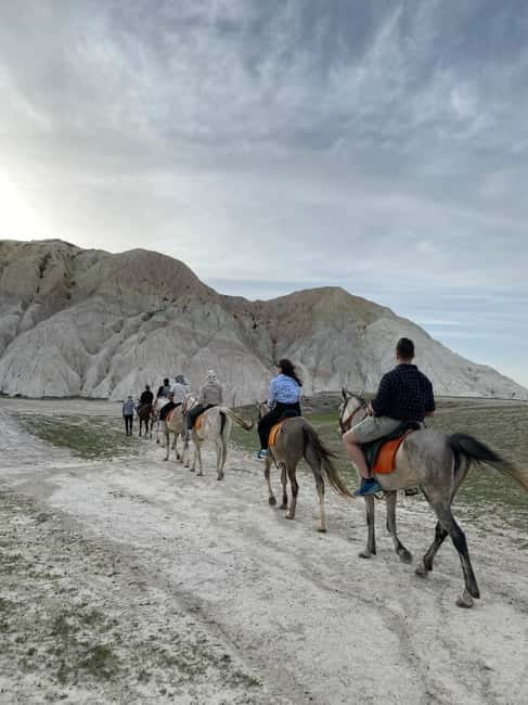 Cappadocia: Horse Riding Tour with Sunrise or Sunset Options - How the ride is paced, plus what the guides actually do